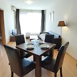 New Line Village Apartment *
