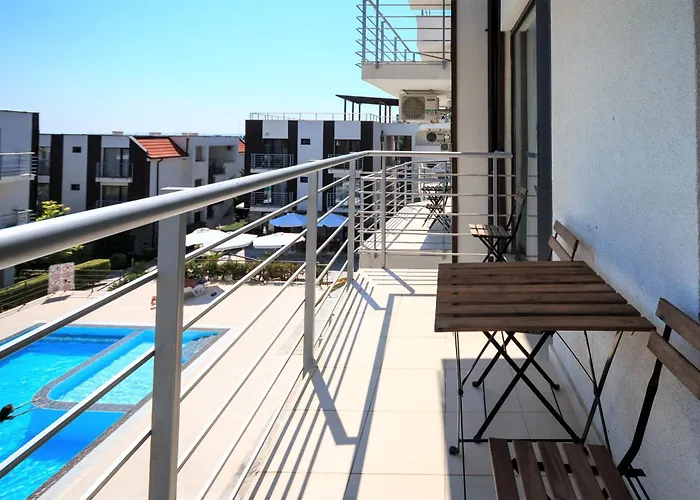 Lägenhet New Line Village