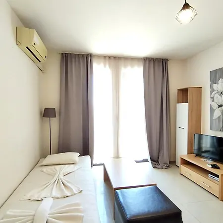 Apartament New Line Village