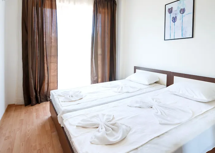 New Line Village * Slantschew brjag