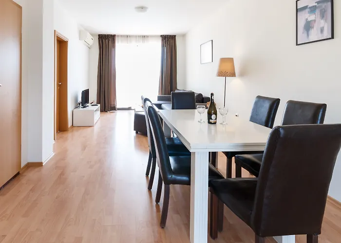 New Line Village * Slantschew brjag