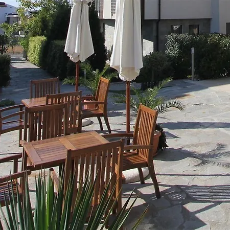 New Line Village ساني بيتش