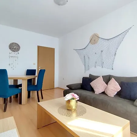 New Line Village Apartament *