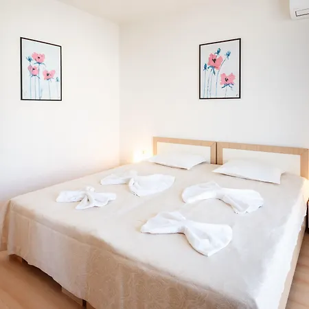 New Line Village * ساني بيتش