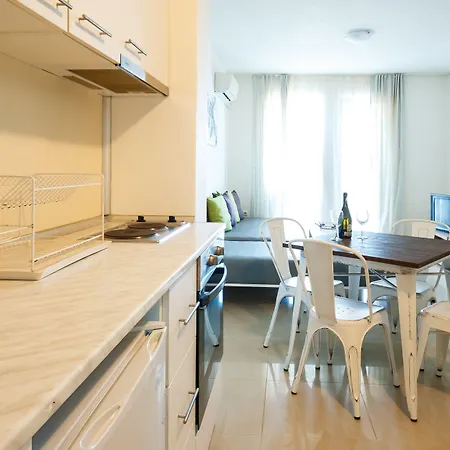 New Line Village شقة