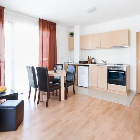 Apartament New Line Village *