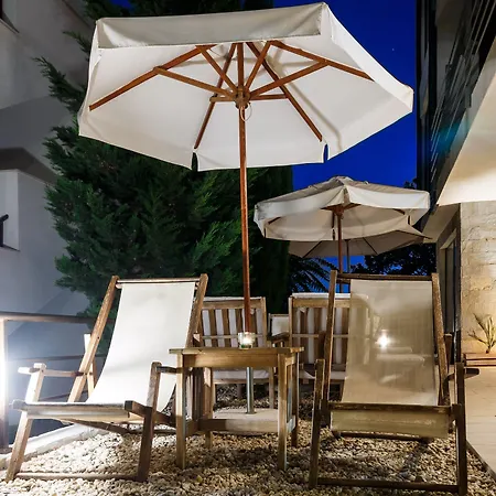 New Line Village ساني بيتش