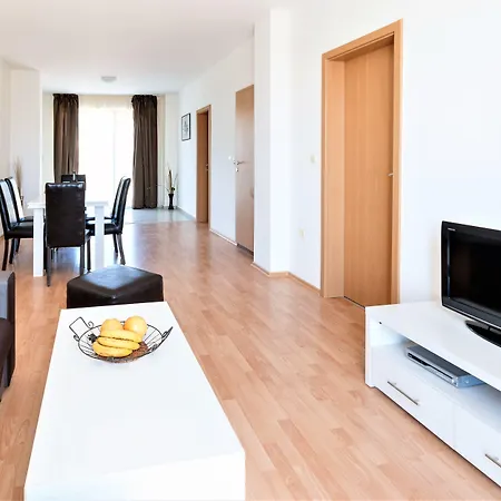 Apartament New Line Village