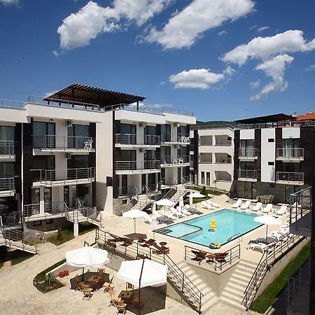 New Line Village * ساني بيتش