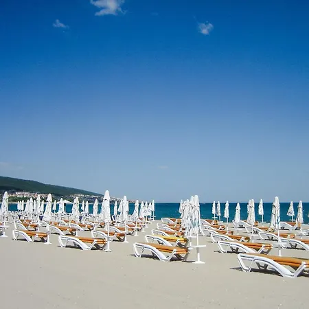 New Line Village Apartment *