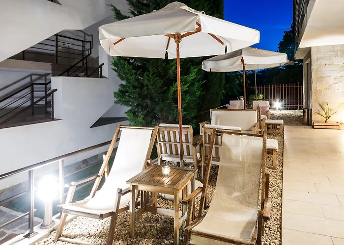 New Line Village 公寓