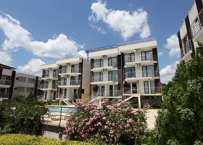 公寓 New Line Village 阳光海滩