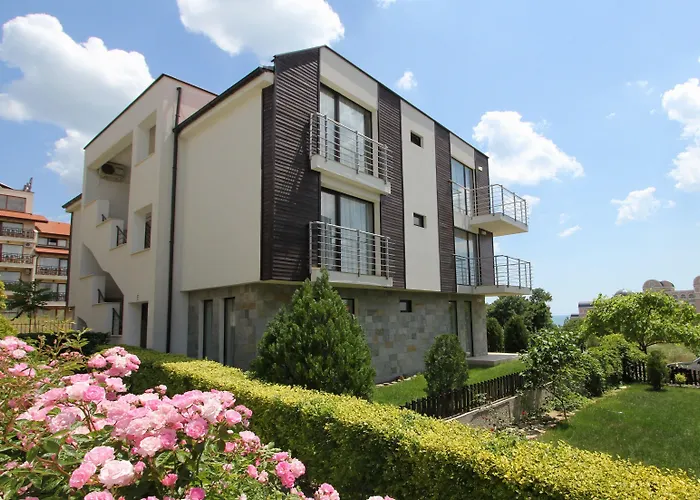 New Line Village * 阳光海滩