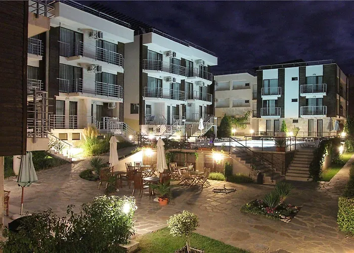 New Line Village * 阳光海滩