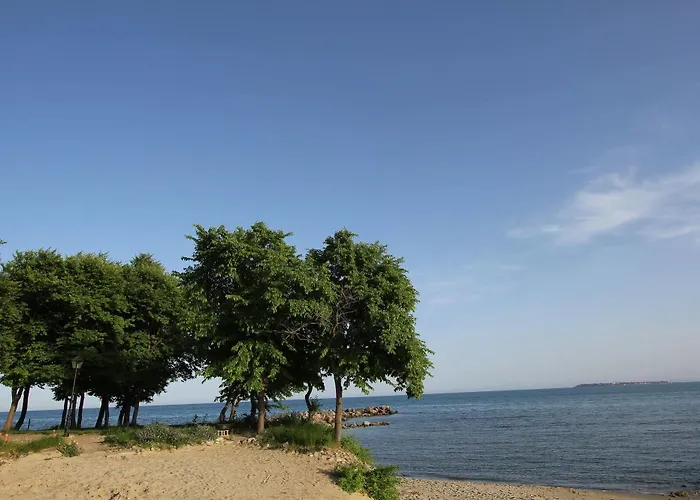 New Line Village * 阳光海滩